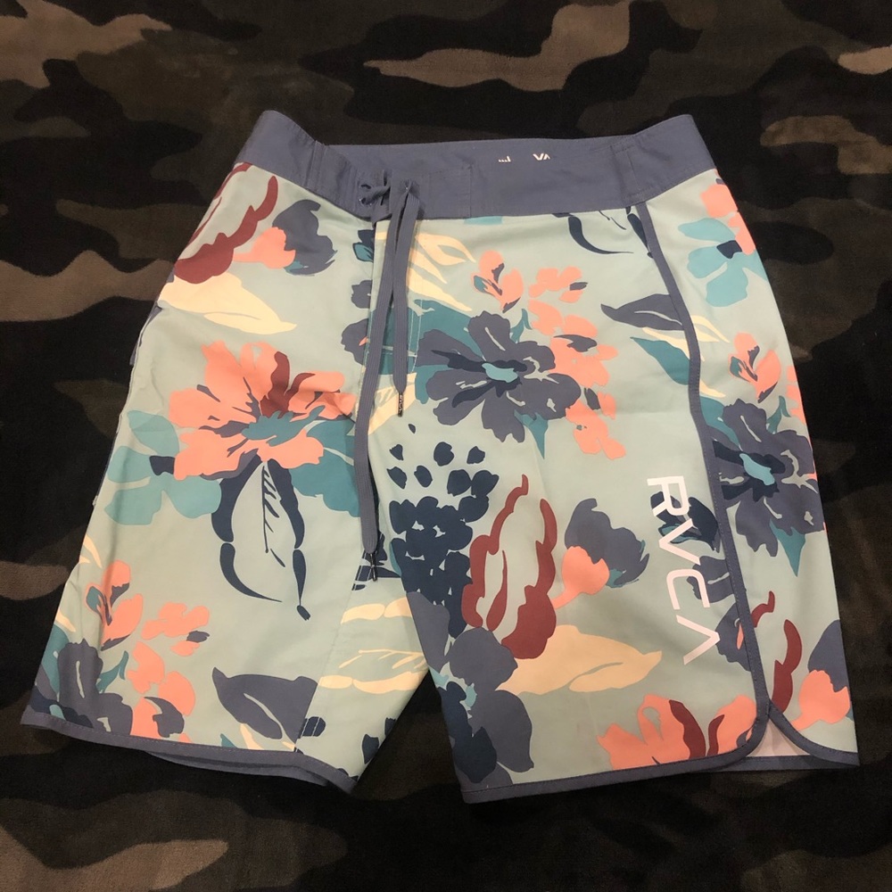 COPY - COPY - RVCA boardshort size 30